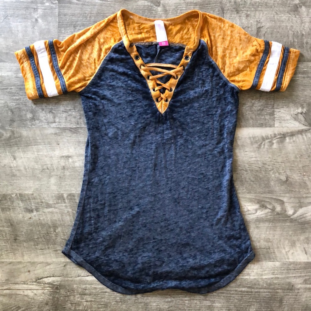 Xhilaration cage front shirt || Size Small